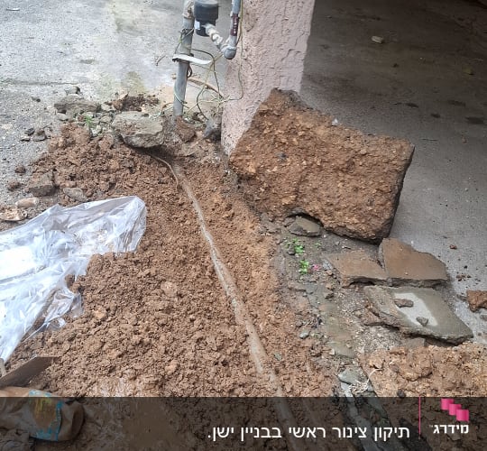 עבודות חפירה ותיקון צנרת מים